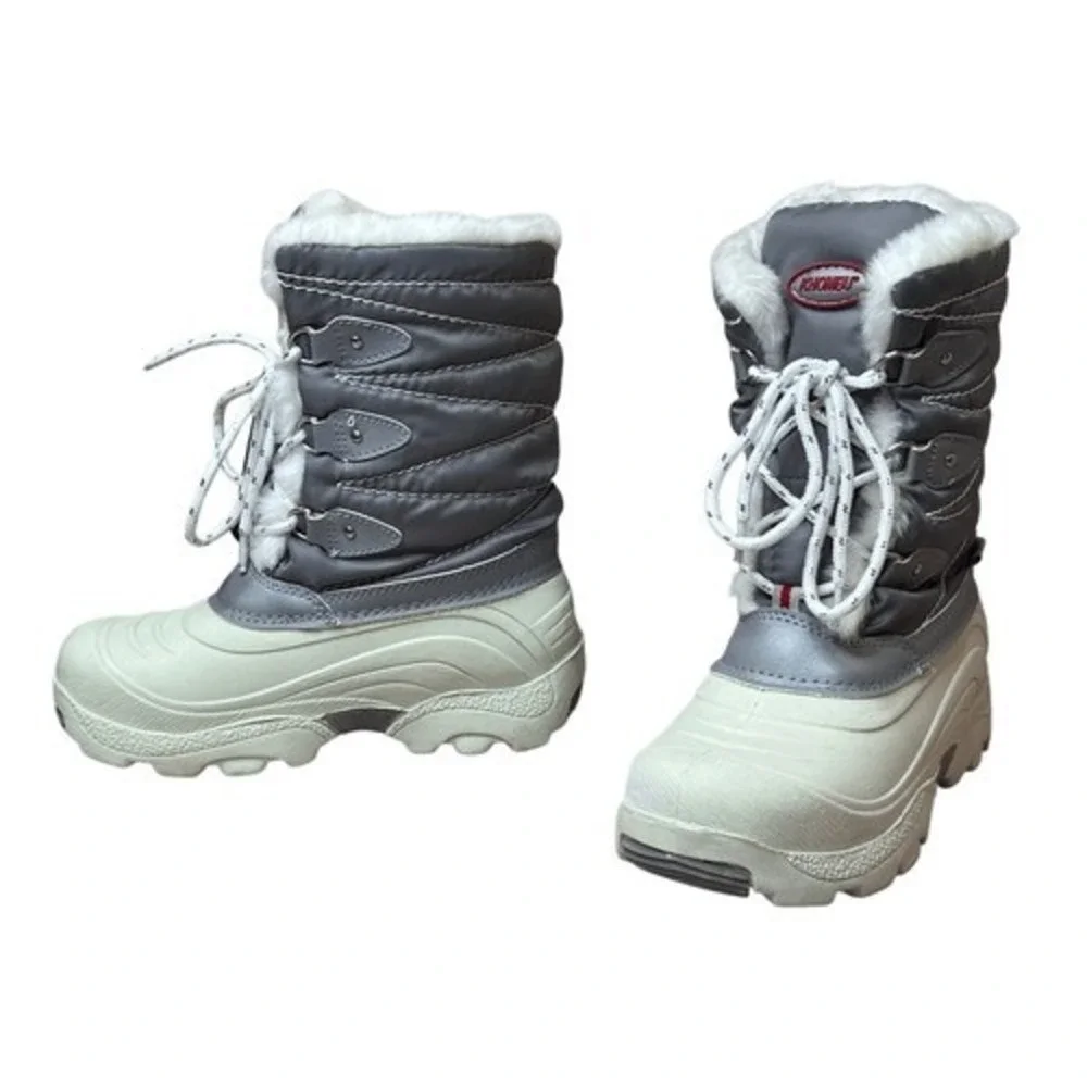 Khombu Kristal Silver White Waterproof Thermolite Fur Lined Winter Boots 1 NIB